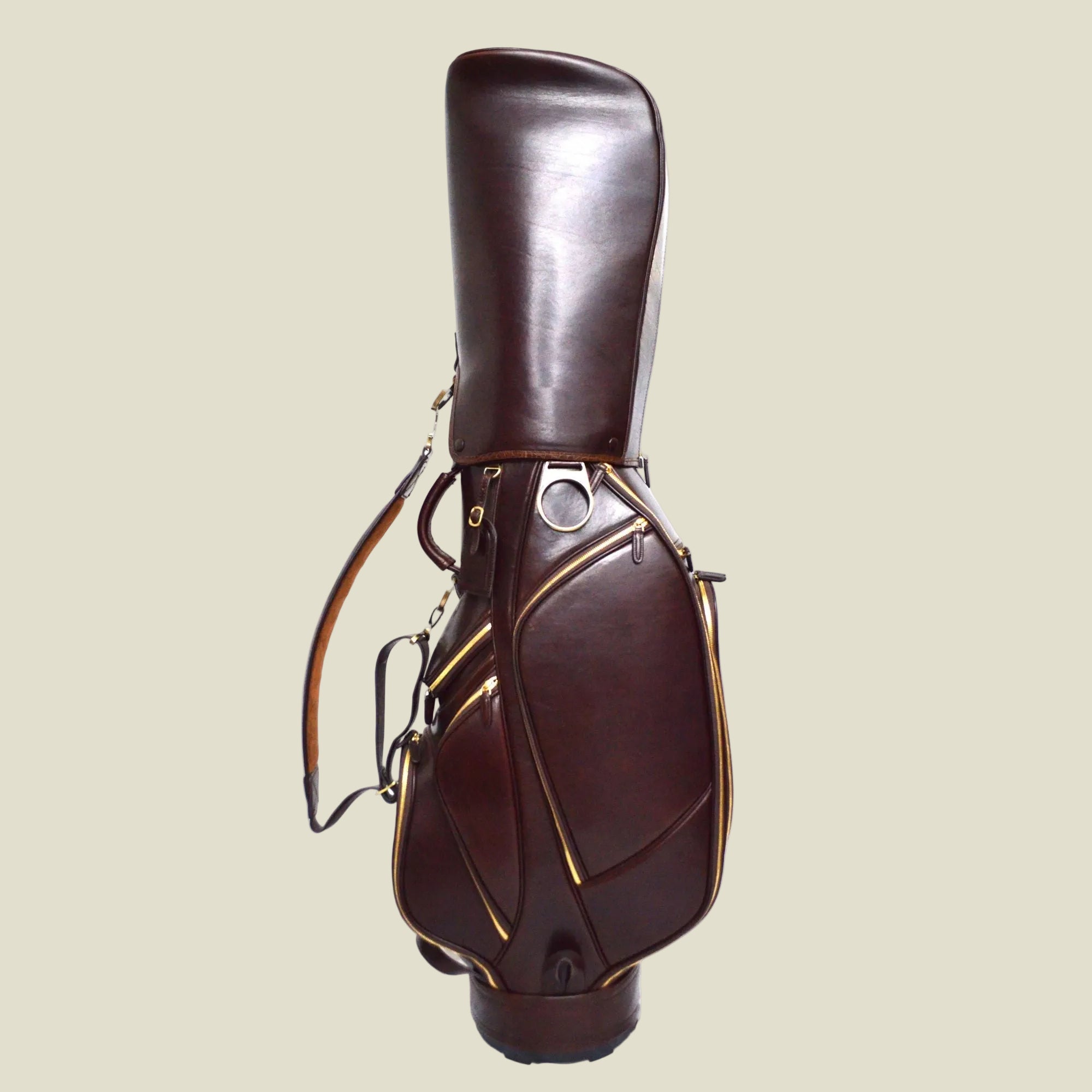 Limited Edition Italian Leather Golf Bag – Multifunctional Design with Built-In Compartments