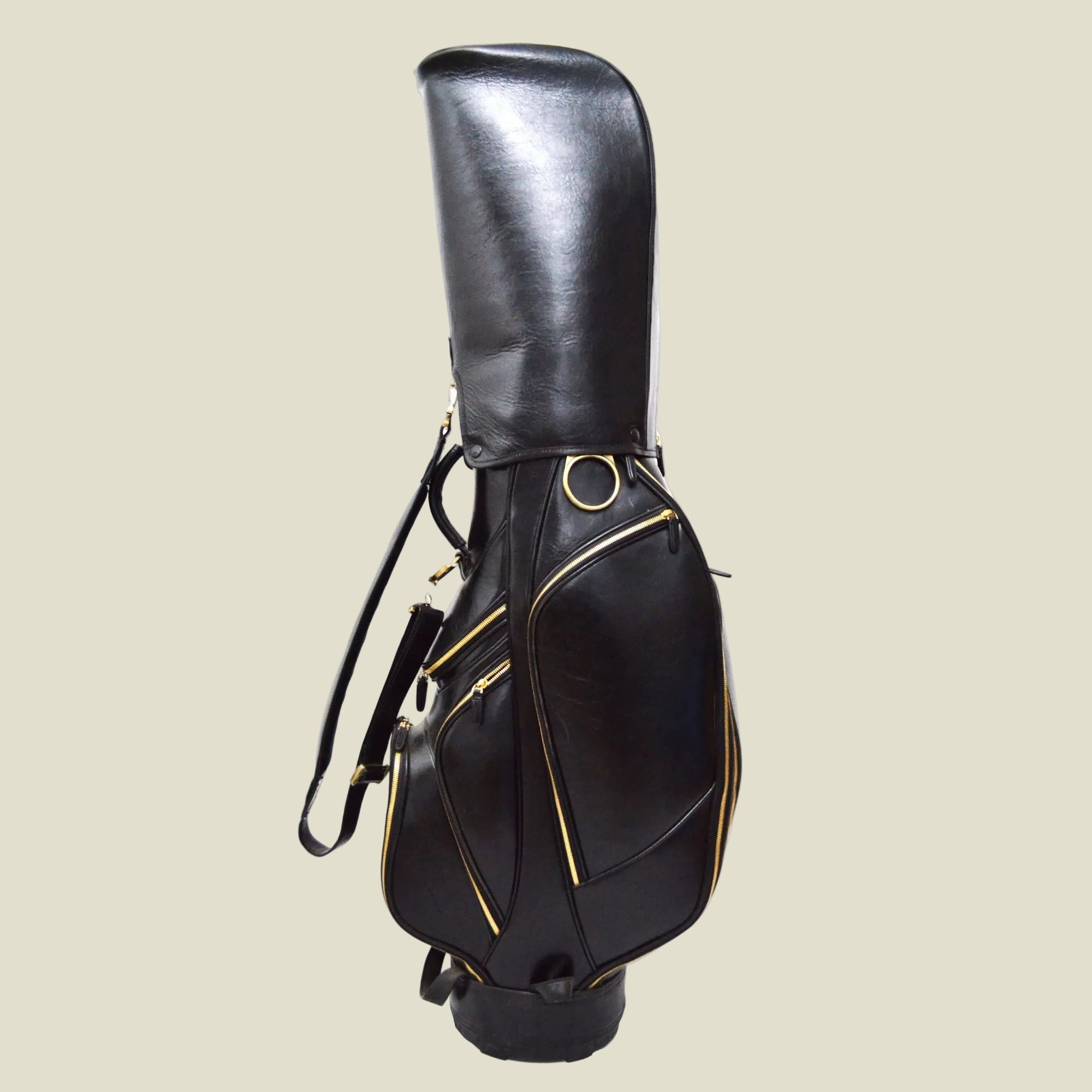 Limited Edition Italian Leather Golf Bag – Multifunctional Design with Built-In Compartments